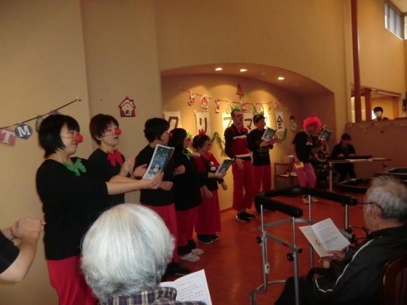 クリスマス会開催_e0163042_13022118.jpg