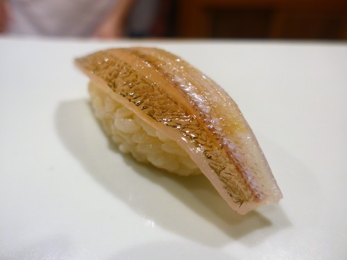 東麻布「鮨 天本」へ行く。_f0232060_1330513.jpg