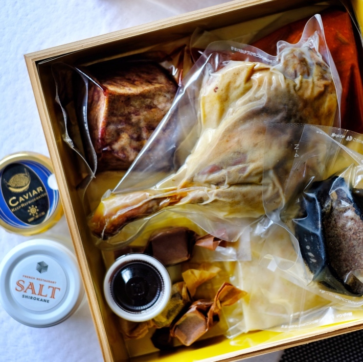 「2020年、SALT SHIROKANEの洋風おせち」_a0000029_16281958.jpeg