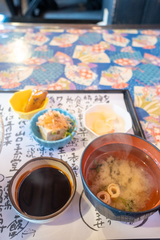 くじらのいっぷく。で、土佐丼(鰹タタキ丼)を食べる～_a0077663_12335558.jpg