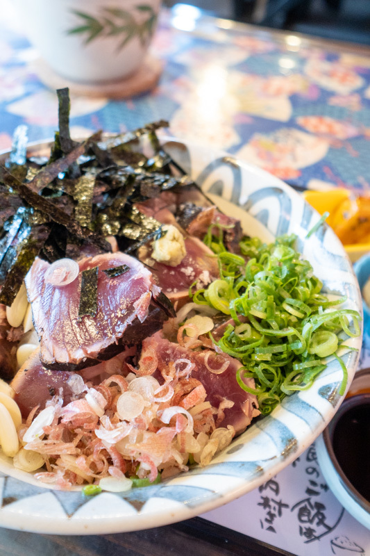 くじらのいっぷく。で、土佐丼(鰹タタキ丼)を食べる～_a0077663_12343494.jpg