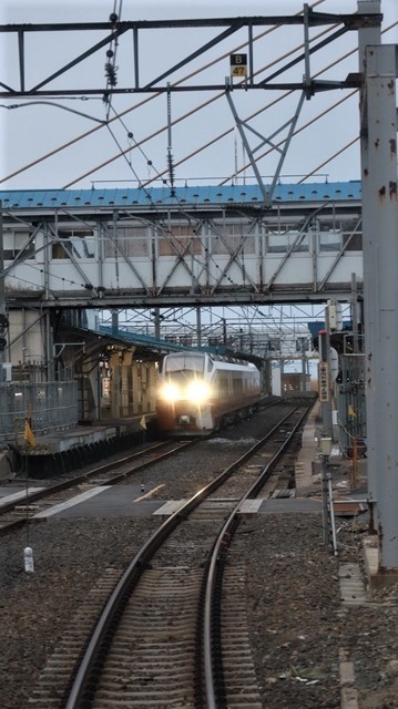青森駅は還暦を迎えました。そして、大改装中です。青い森鉄道と雪景色、雪の中を激走する貨物列車とモーリーくん_d0181492_23452028.jpg