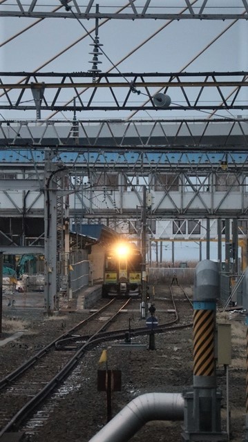 青森駅は還暦を迎えました。そして、大改装中です。青い森鉄道と雪景色、雪の中を激走する貨物列車とモーリーくん_d0181492_23452983.jpg