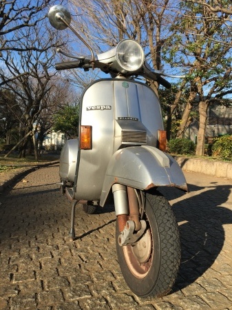 タフな1台、Vespa PX200BME シルバー 入荷!_f0123137_11174434.jpg