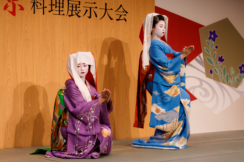 東山名所／京料理展示大会2019　祇園甲部　槇里子さん、美羽子さん_f0155048_16494177.jpg