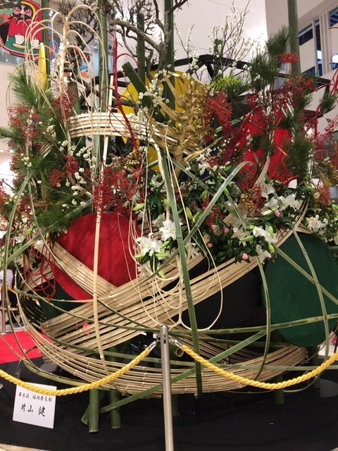 初売り 一日目 博多阪急アミュプラザ 二日目 天神_d0281783_21380179.jpg
