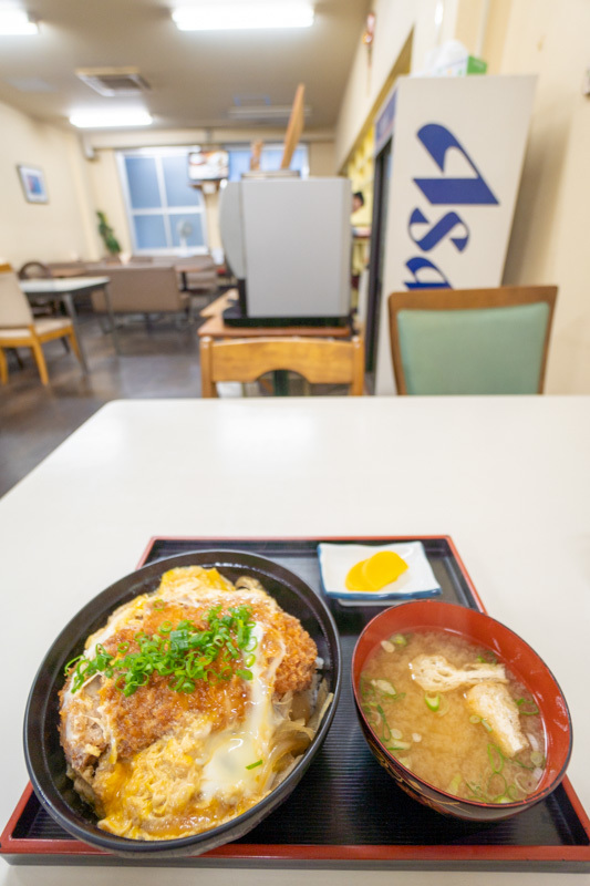 高知警察署で、かつ丼・・・_a0077663_16042133.jpg