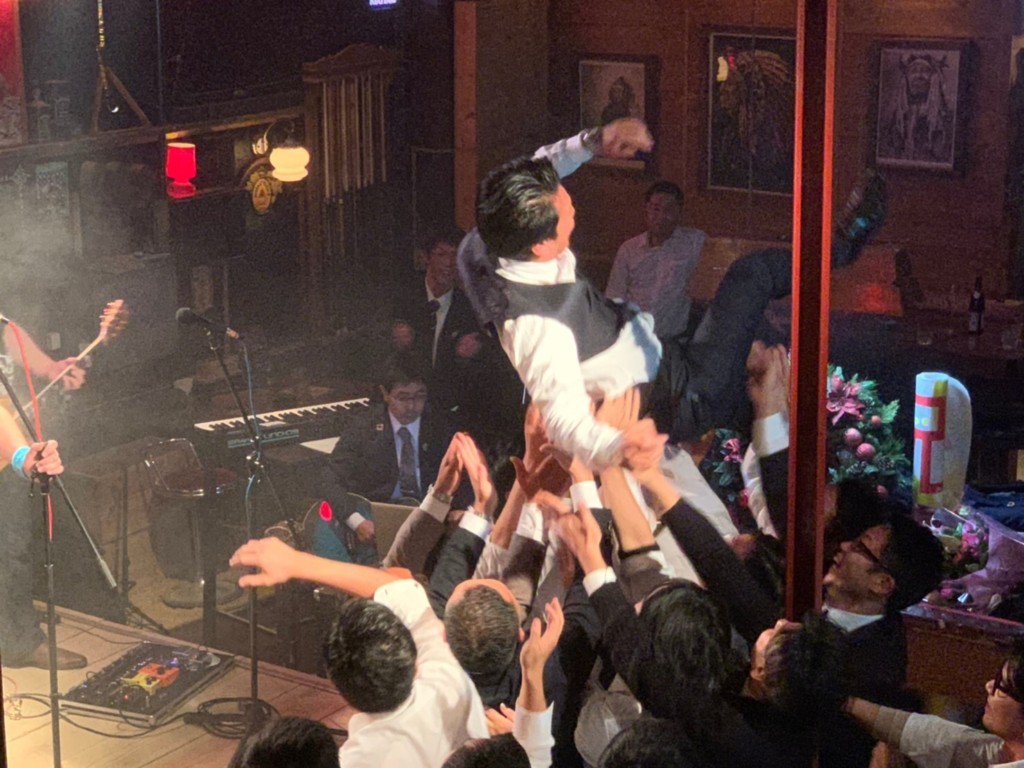 12月例会後の卒業生を送る会_a0395200_18564503.jpg