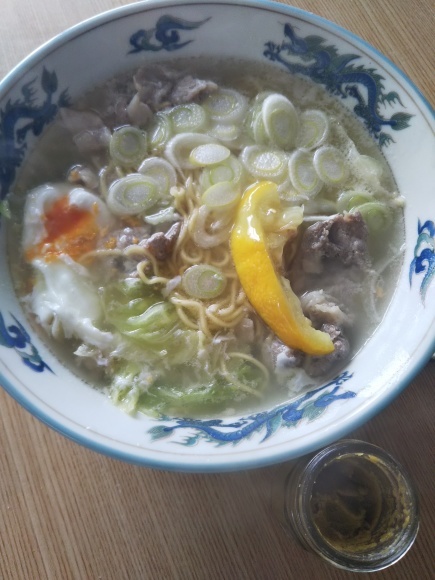柚子塩ラーメンとサーロインステーキ_f0316507_10245847.jpg