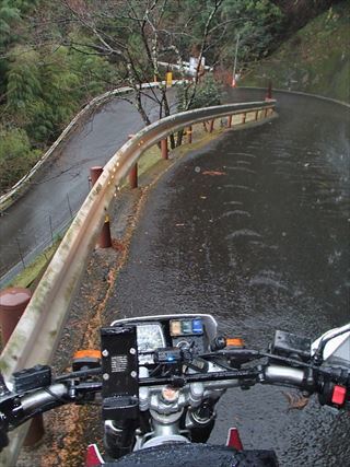 「雨、これまた楽し」　西国三十三ヶ所巡り一番札所_e0044657_20392940.jpg