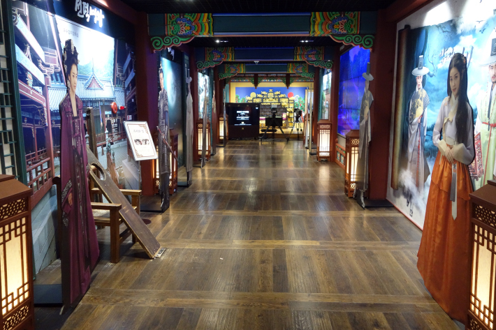 韓国映画博物館 KOREAN FILM MUSEUM 한국영화박물관 と MBC WORLD 上岩DMC(디지털미디어시티 デジタルメディアシティ) 2019年12月 ソウルの旅_f0117059_16162974.jpg