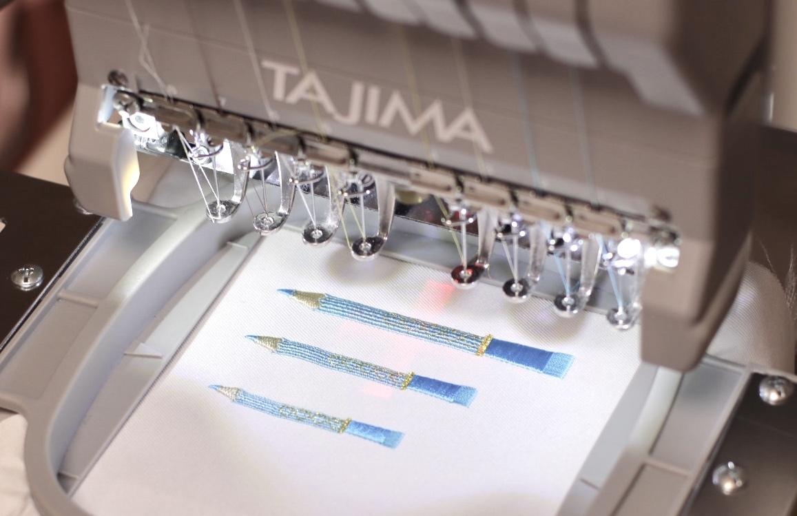 バースデーカードの刺繍とお気に入りのチャコペン♡_a0370893_22102591.jpeg