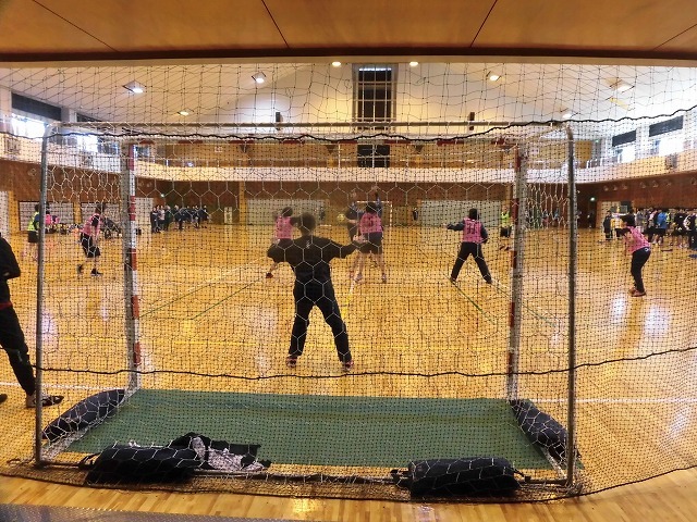 男女そろって県大会優勝を! 富士高ハンドボール部の2020年「初投げ」_f0141310_07530130.jpg