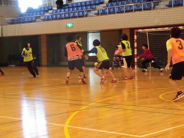 男女そろって県大会優勝を! 富士高ハンドボール部の2020年「初投げ」_f0141310_07532131.jpg