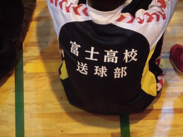 男女そろって県大会優勝を! 富士高ハンドボール部の2020年「初投げ」_f0141310_07541580.jpg