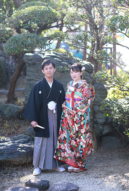 黒引き振袖の可憐な花嫁姿、輝いています_b0098077_20004799.jpg