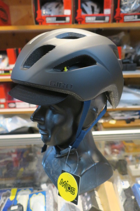 GIRO CORMICK MIPS ヘルメット 入荷しました!_c0132901_20412008.jpg