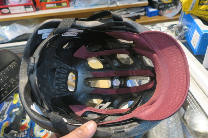 GIRO CORMICK MIPS ヘルメット 再入荷！_c0132901_20421189.jpg