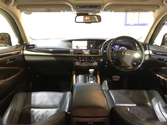 2月14日(金)TOMMYBASEブログ☆レクサス・LS460あります!モデリスタ♪STI♪WALD♪自社ローン全国対応!_b0127002_16243679.jpg