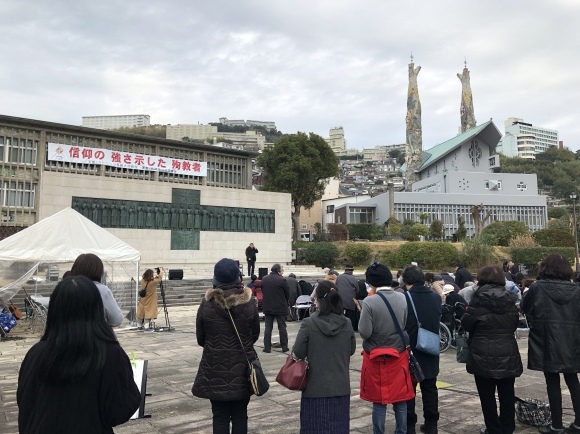 殉教聖会へ_b0164428_14162421.jpeg
