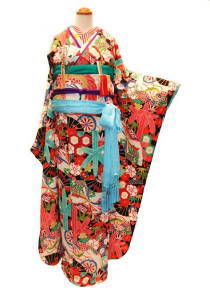 黒引き振袖の可憐な花嫁姿、輝いています_b0098077_22270321.jpg