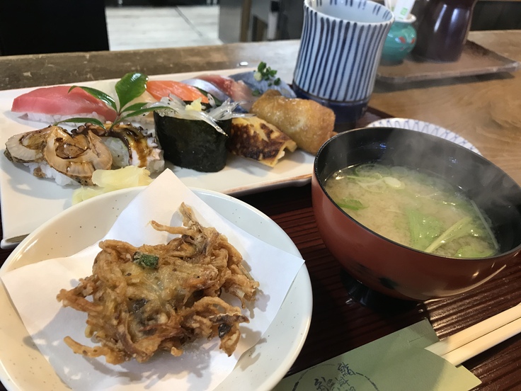 鮨忠本店でランチ(八王子)_c0212604_12454797.jpg