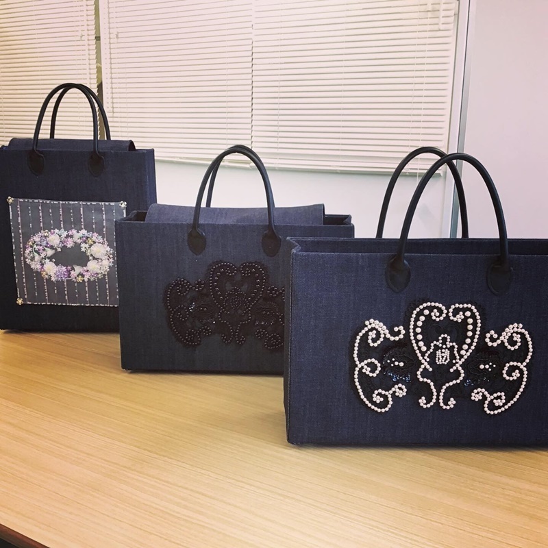 【 オートクチュール・リュネビル刺繍 】生徒さんの作品です。_c0357605_15544051.jpg