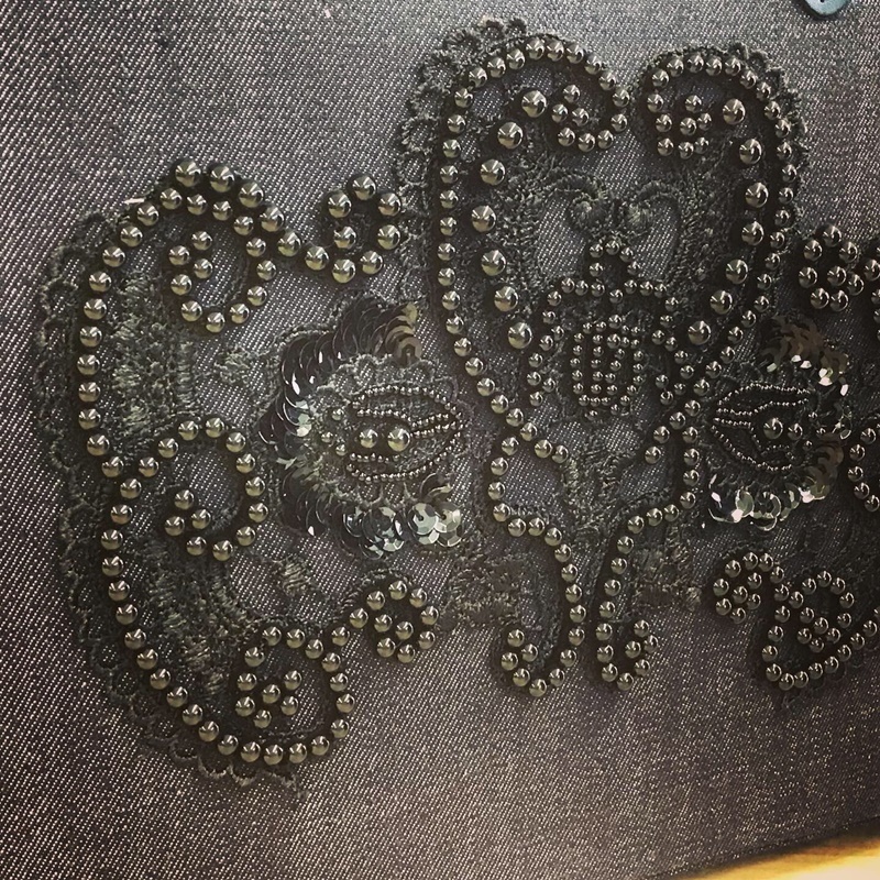 【 オートクチュール・リュネビル刺繍 】生徒さんの作品です。_c0357605_15545484.jpg