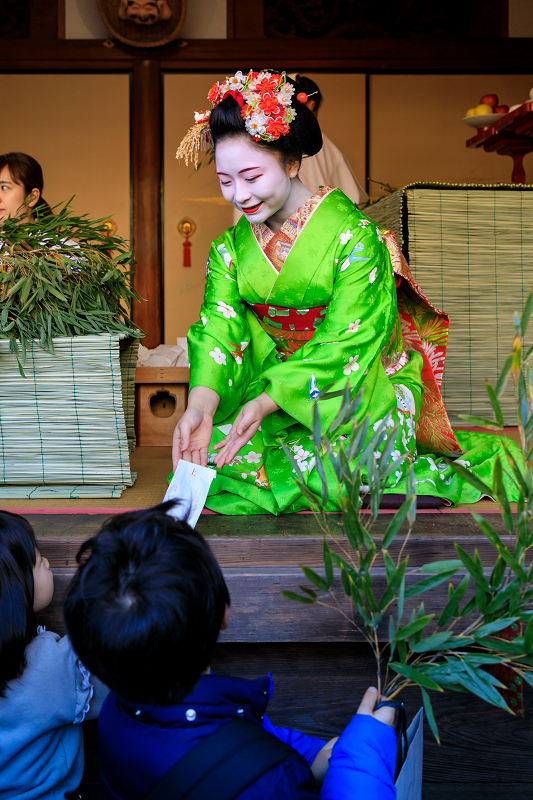 十日ゑびす・残り福（祇園甲部 槇里子さん、小純さん） : 花景色