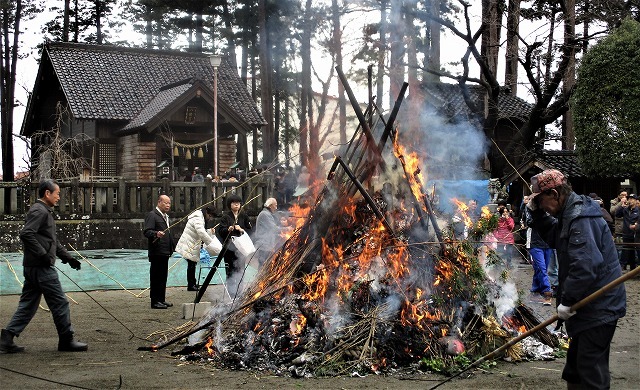 北本町八幡宮さいの神_b0163804_11210551.jpg