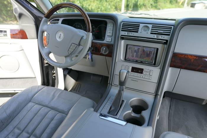 FOR SALE !! Lincoln Navigator_c0250233_17292022.jpg
