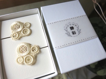 紙とお菓子と刺繍_e0407037_14540108.jpg