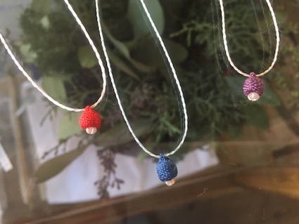 紙とお菓子と刺繍_e0407037_15482552.jpg