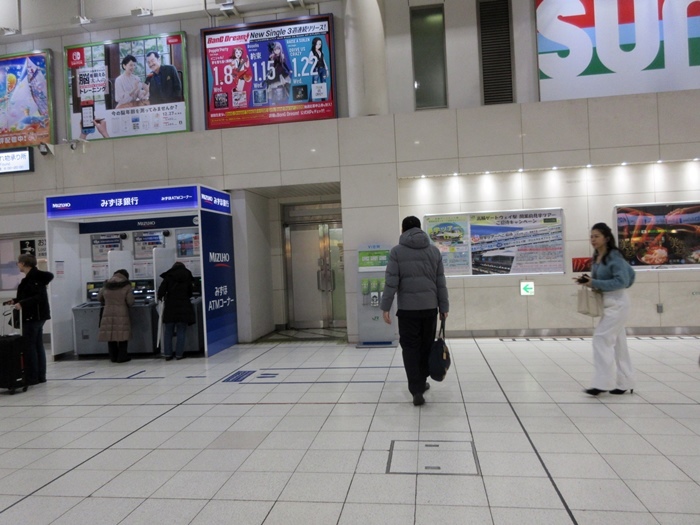 【ストリングスホテル東京】ラウンジでチェックアウト→シティベーカリー→品川駅→サフィール踊り子_b0009849_16553091.jpg