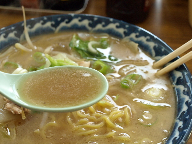マルトマ食堂 その90(醤油ラーメン)_d0153062_20315756.jpg