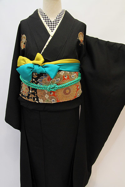 おしゃれでかっこい☆黒無地振袖_b0098077_16092177.jpg