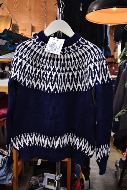 Guernsey Woollens あまり無い柄!★?_d0152280_11213766.jpg