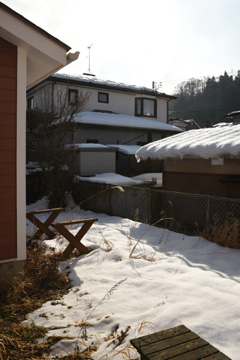 暖冬の雪_e0414191_03245477.jpg