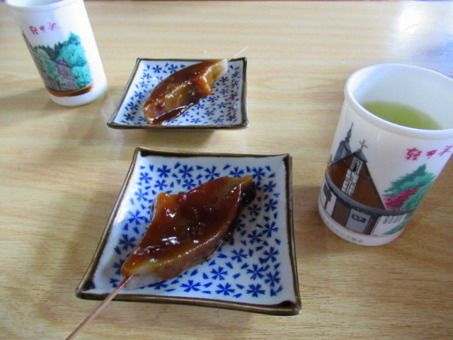 手打そば 本陣 * 昼飲みにピッタリな高原のお蕎麦屋さん♪_f0236260_16315599.jpg