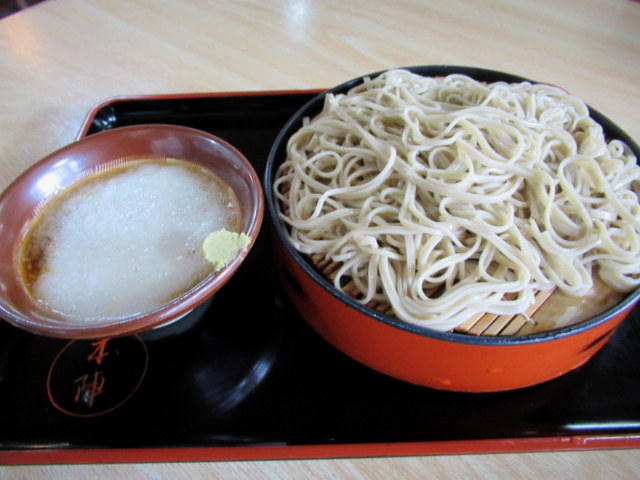 手打そば 本陣 * 昼飲みにピッタリな高原のお蕎麦屋さん♪_f0236260_16325683.jpg