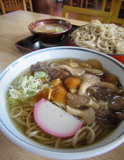 手打そば 本陣 * 昼飲みにピッタリな高原のお蕎麦屋さん♪_f0236260_16331382.jpg