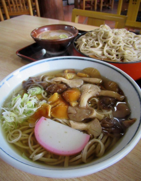 手打そば 本陣 昼飲みにピッタリな高原のお蕎麦屋さん ぴきょログ 軽井沢でぐーたら生活