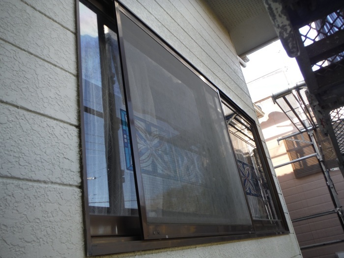屋根、天井、カーポート ~ 窓格子と天井工事。_d0165368_05485366.jpg