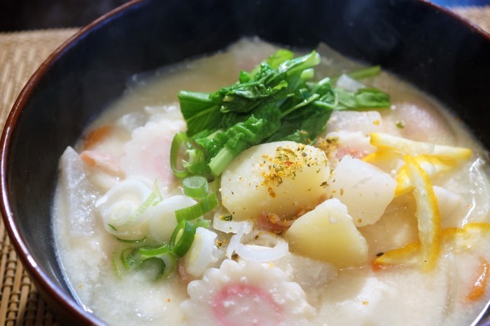 ■ランチスープ【お野菜ゴロゴロの粕汁】味付けは塩のみで旨い!_b0033423_07551680.jpg