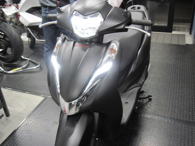 受注期間限定のリード125 バイクの横輪 受注期間限定のリード125 バイクの横輪