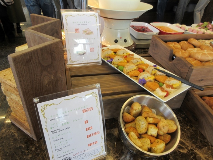 【アパ ホテル&リゾート 横浜ベイタワー】ランチビュッフェ1800円ぽっきり【ラ・ベランダ】_b0009849_16425497.jpg