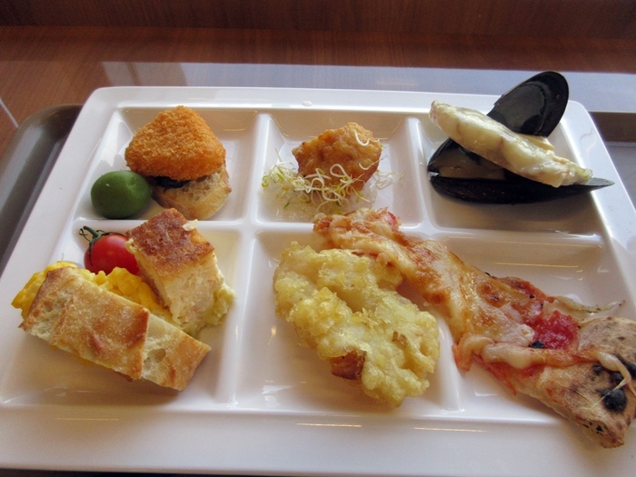 【アパ ホテル&リゾート 横浜ベイタワー】ランチビュッフェ1800円ぽっきり【ラ・ベランダ】_b0009849_16461352.jpg