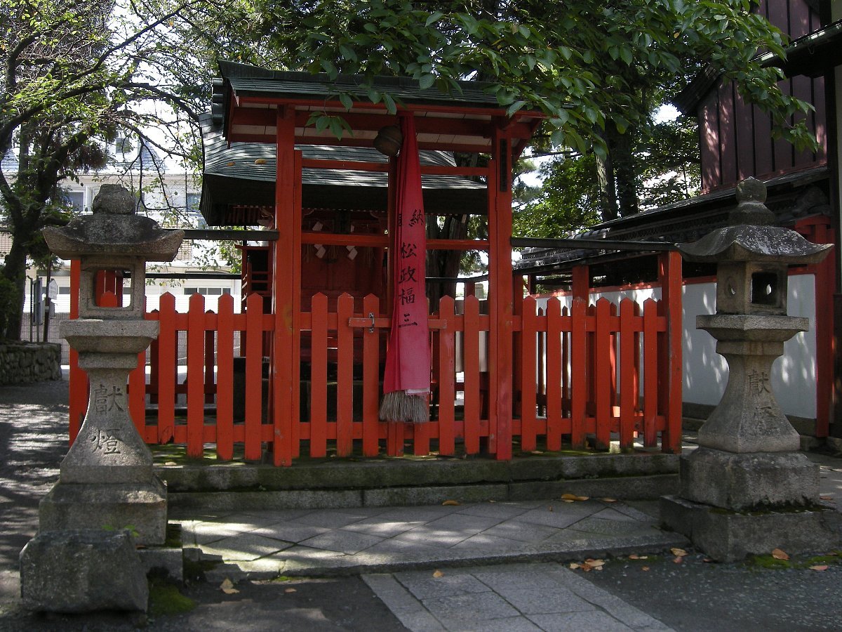 高槻市の三輪神社 その2 レトロな建物を訪ねて 高槻市の三輪神社 その2 レトロな建物を訪ねて
