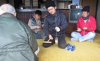 1月16日「数珠回し」_f0003283_08332611.jpg