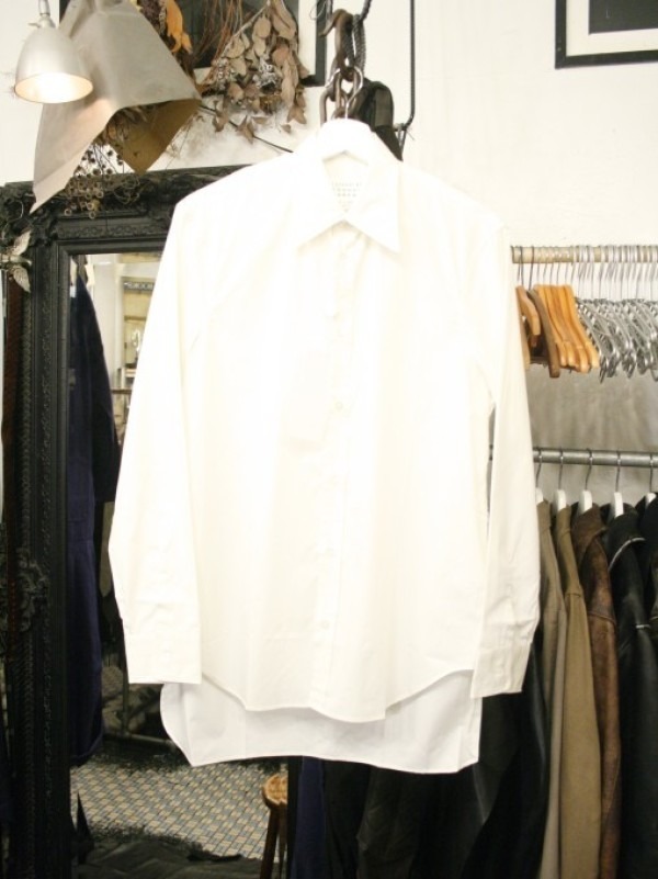 その男本厄、大厄につき　入荷マルタンマルジェラ、カルヴェンの新品、シャツ、パンツ、靴、バッグ_f0180307_03031778.jpg